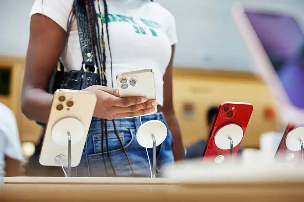 Ảnh 5 - Trải nghiệm trực tiếp của khách hàng (Nguồn Apple)_1